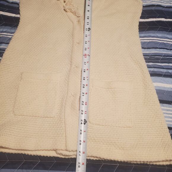 Tabitha Anthropologie Size S Ivory Wool Snap Ruffle Cardigan Sweater Pockets - Picture 9 of 9